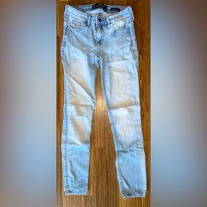 Hollister skinny jeans! Size 24